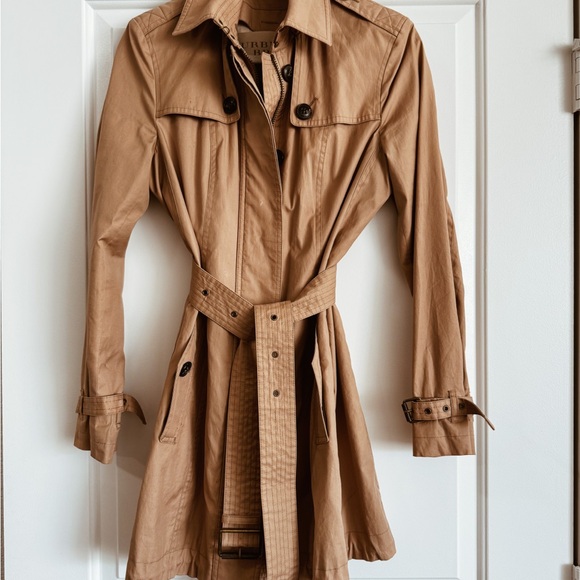 Burberry Jackets & Blazers - Burberry Classic Tan Trench Coat